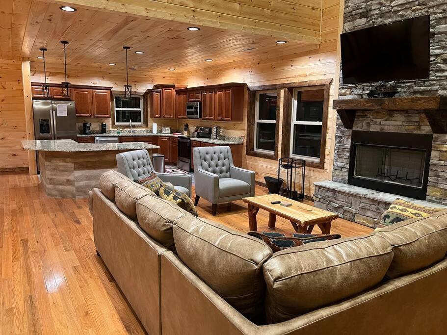 * * 4 Master Bedrooms, Views, Theater, Arcade, Evc Gatlinburg Esterno foto