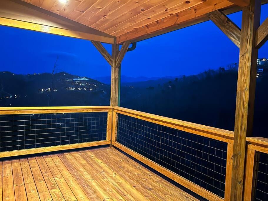 * * 4 Master Bedrooms, Views, Theater, Arcade, Evc Gatlinburg Esterno foto