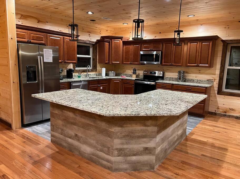 * * 4 Master Bedrooms, Views, Theater, Arcade, Evc Gatlinburg Esterno foto