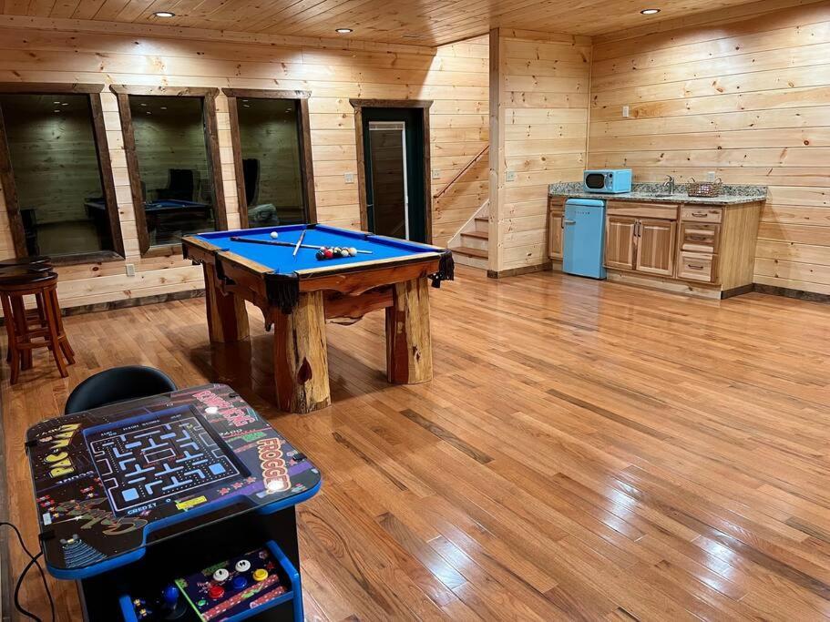 * * 4 Master Bedrooms, Views, Theater, Arcade, Evc Gatlinburg Esterno foto