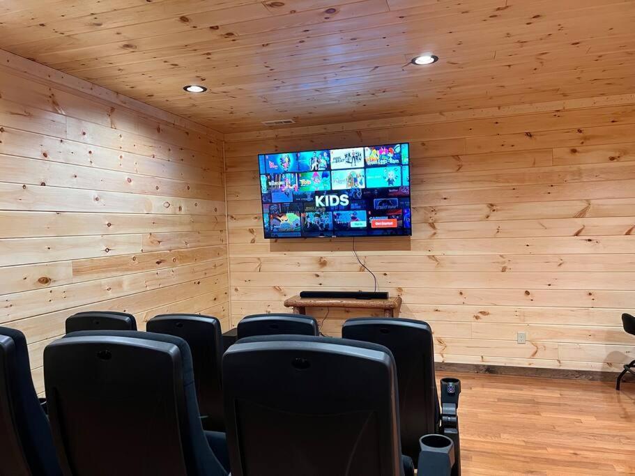 * * 4 Master Bedrooms, Views, Theater, Arcade, Evc Gatlinburg Esterno foto