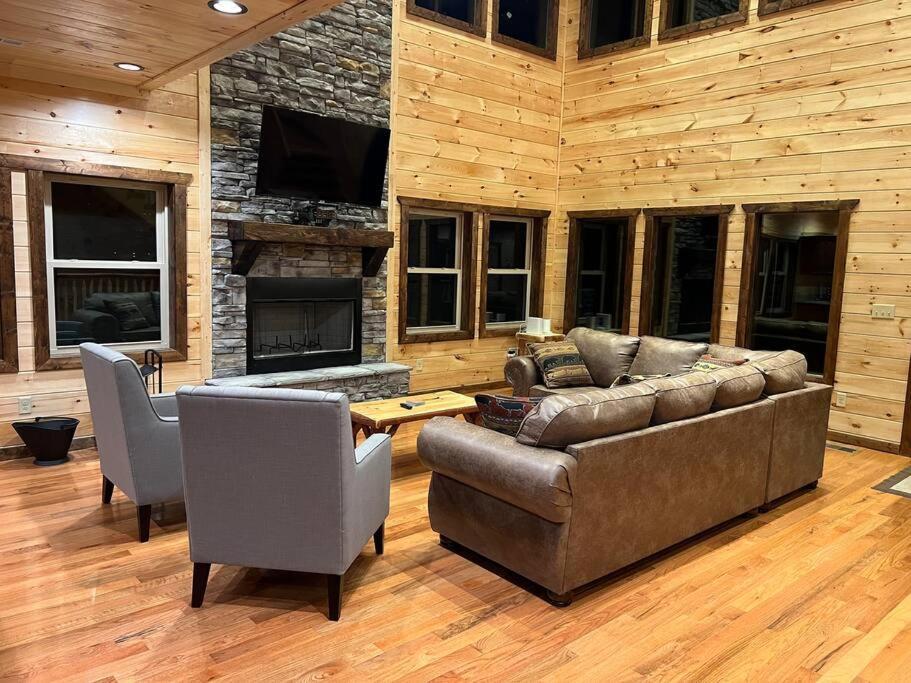 * * 4 Master Bedrooms, Views, Theater, Arcade, Evc Gatlinburg Esterno foto