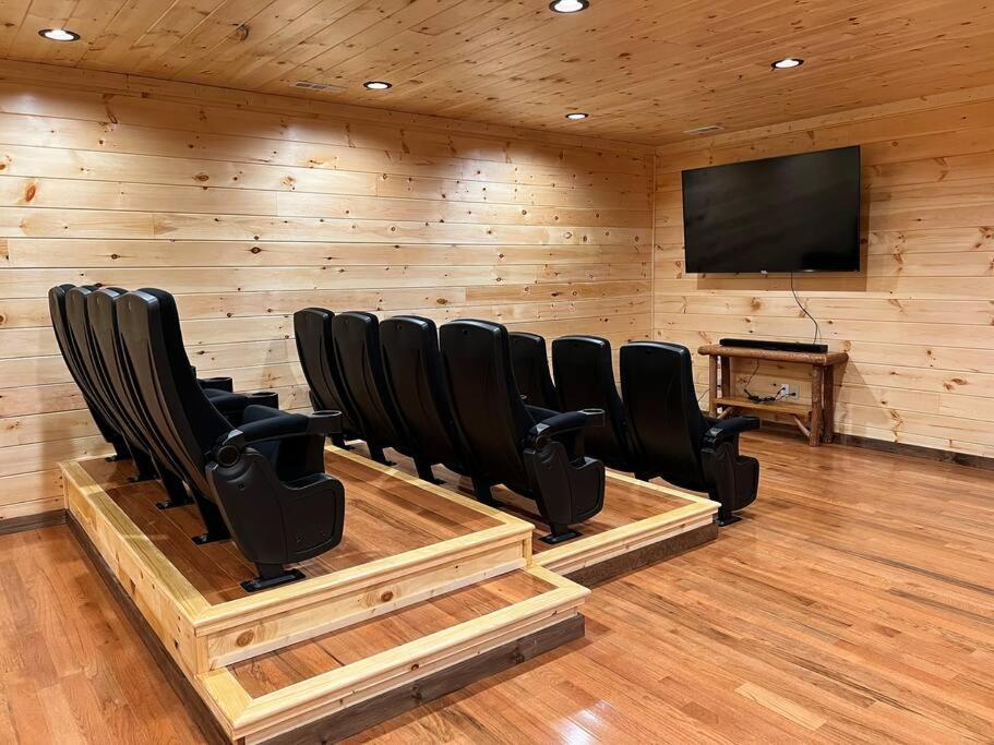 * * 4 Master Bedrooms, Views, Theater, Arcade, Evc Gatlinburg Esterno foto
